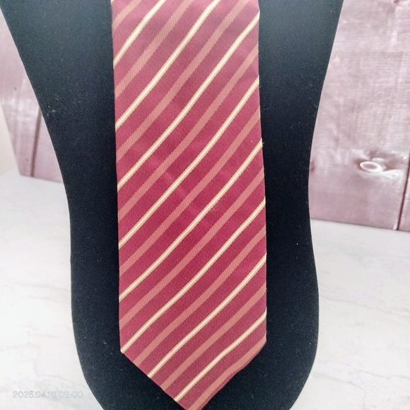 Charles Wain Men's Silk Striped Red and Gold Tie Woven Classic Style TAG Formal - Picture 2 of 10